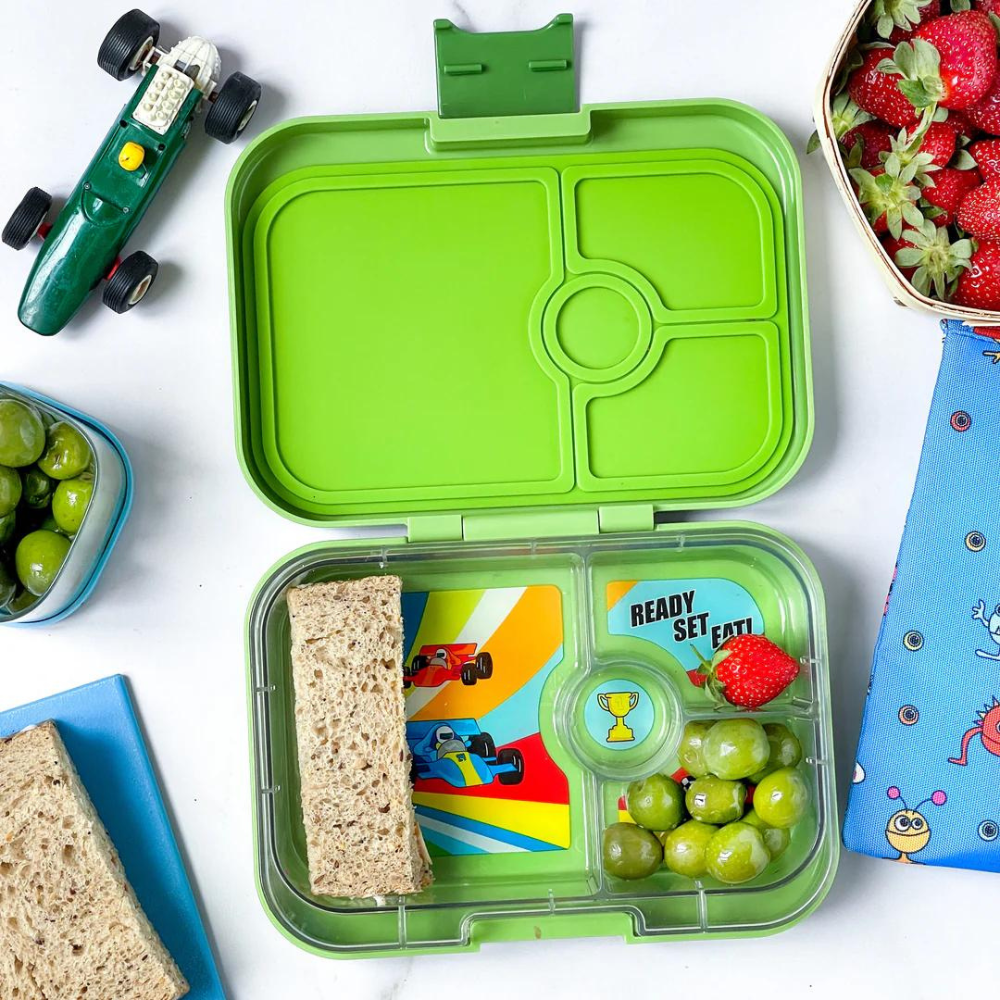 Yumbox Bento – Panino – Vert Matcha avec plateau voiture de course (4 compartiments)    - Yumbox - Boîte à repas -  - La Guilde Culinaire