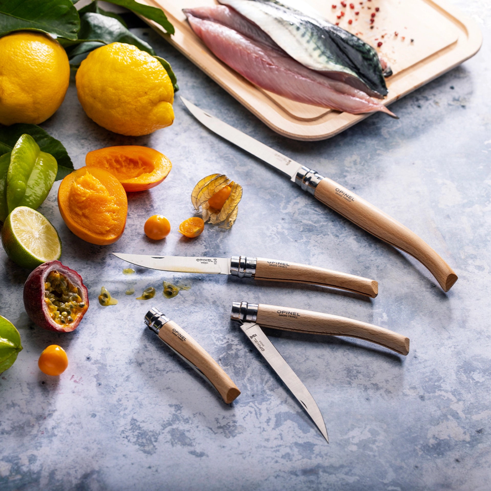 Opinel - N°15 Couteau Effilé Hêtre    - Opinel - Couteau parallèle -  - La Guilde Culinaire