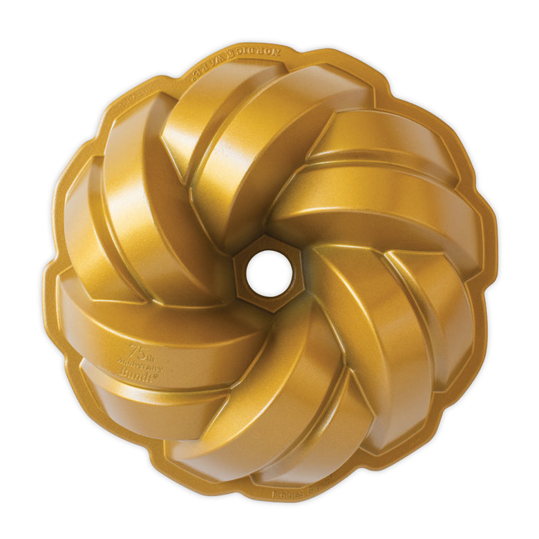 Moule à gâteau Bundt torsadé Gold    - Nordic Ware - Moule à gâteaux -  - La Guilde Culinaire