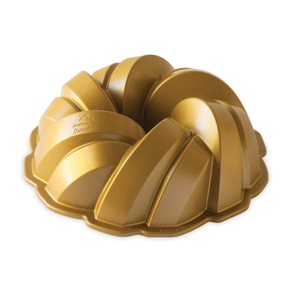 Moule à gâteau Bundt torsadé Gold    - Nordic Ware - Moule à gâteaux -  - La Guilde Culinaire