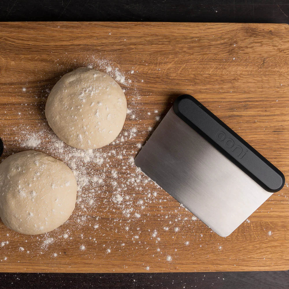 Coupe-pâte à pizza    - Ooni - Racloir -  - La Guilde Culinaire