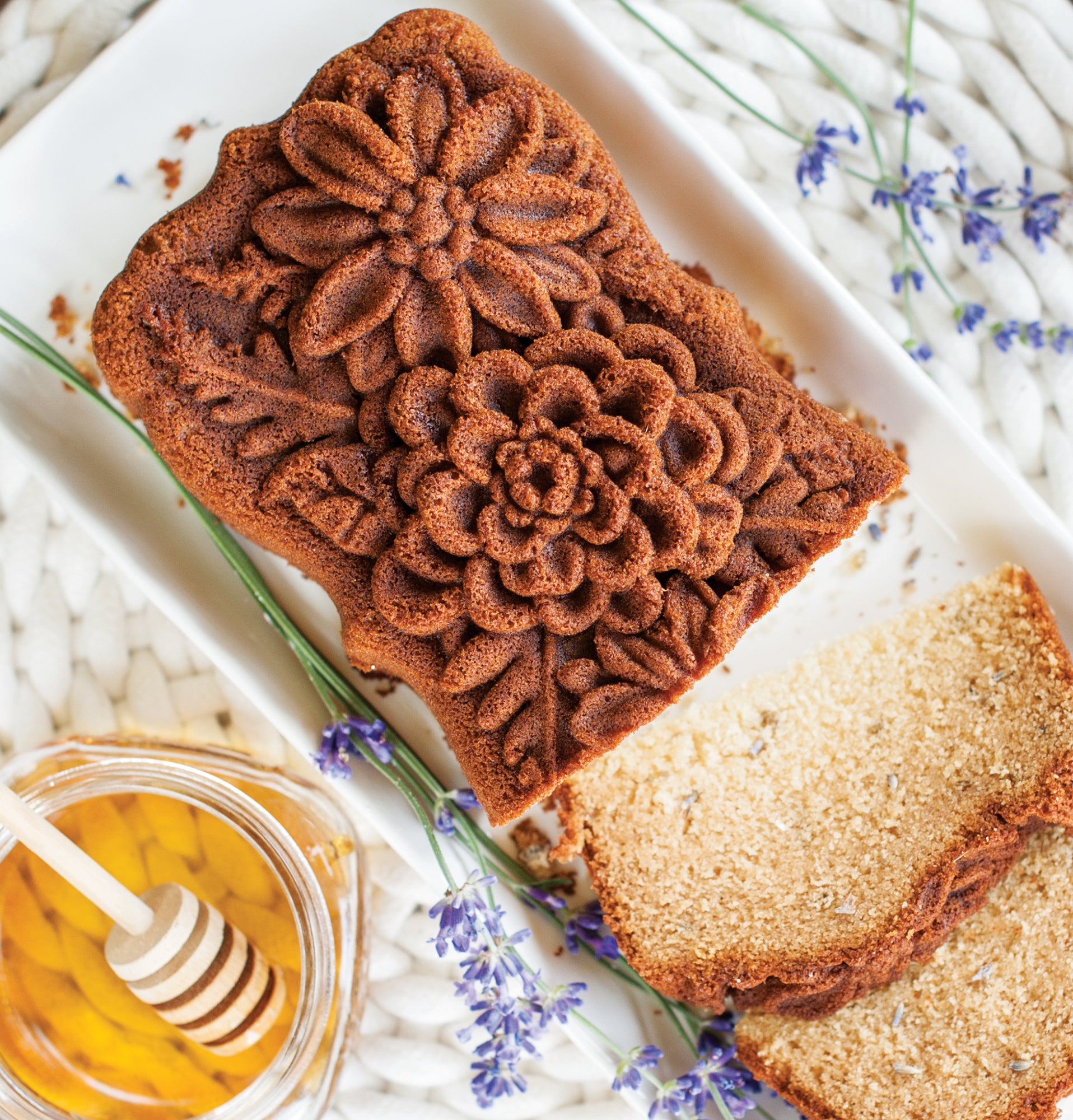 Moule à cake Fleurs sauvages Toffee    - Nordic Ware - Moule à gâteaux -  - La Guilde Culinaire