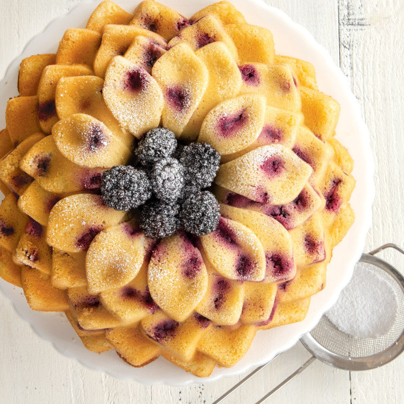 Moule à gâteau Bundt Blossom pétales de fleur Toffee    - Nordic Ware - Moule à gâteaux - 