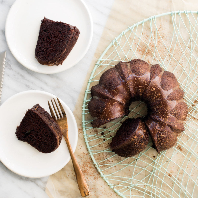 Petit Moule à gâteau Bundt Original Gold avec poignées    - Nordic Ware - Moule à gâteaux -  - La Guilde Culinaire